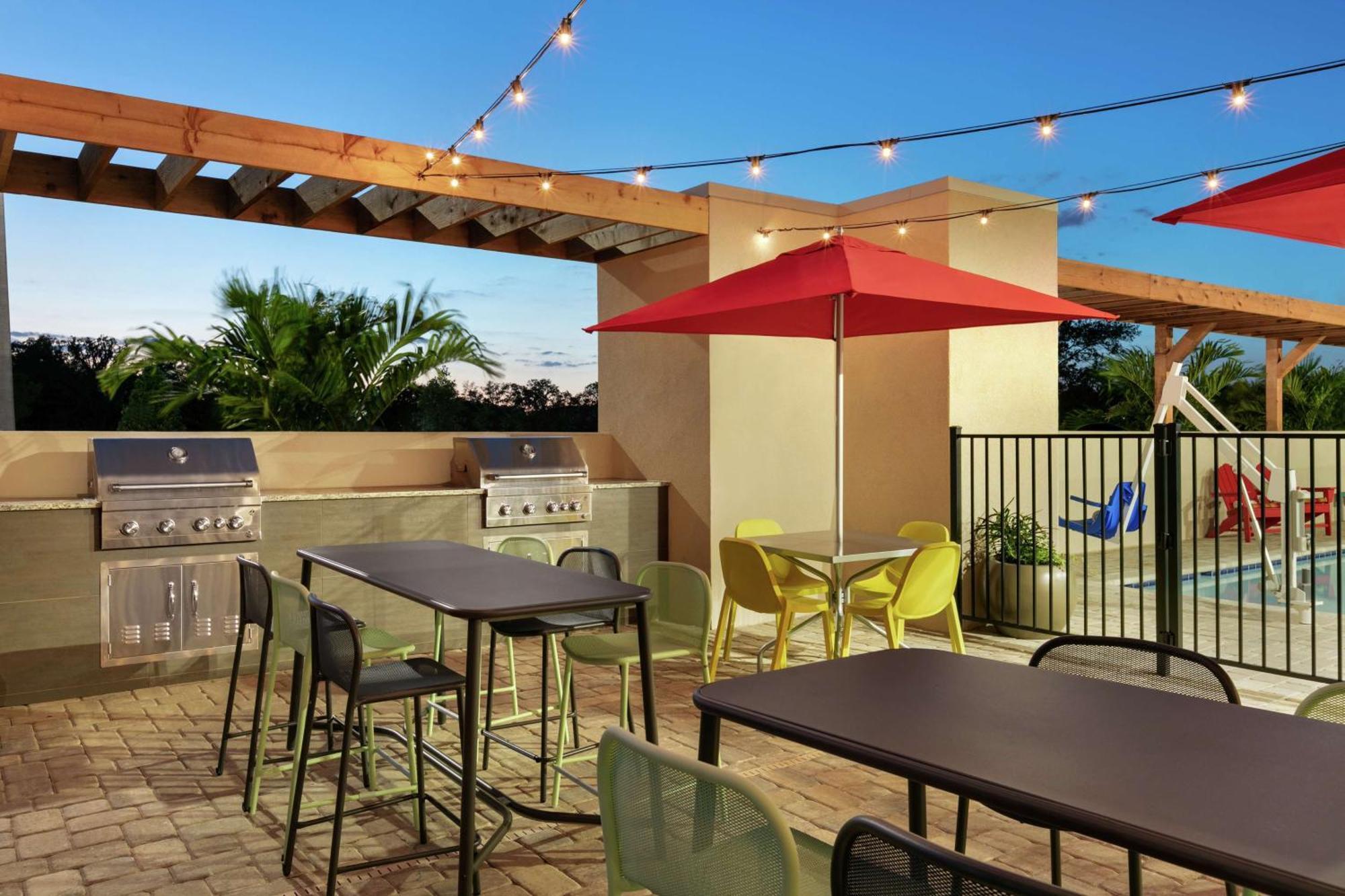 Home2 Suites By Hilton Brandon Tampa Eksteriør billede